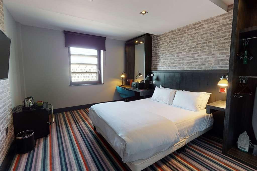 Village Hotel 4*